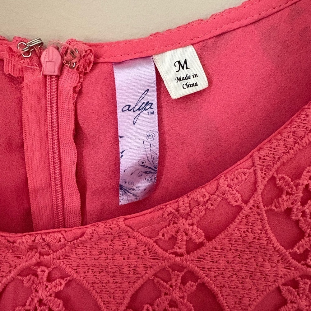 Francesca's Collections Pink Lace Midi Dress size M - Picture 3 of 4